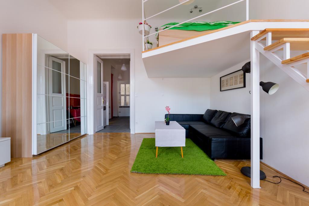 F4 Fiumei Apartment ブダペスト エクステリア 写真