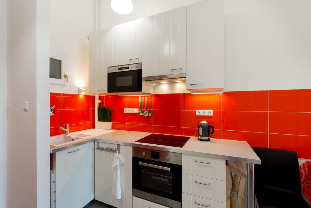 F4 Fiumei Apartment ブダペスト エクステリア 写真