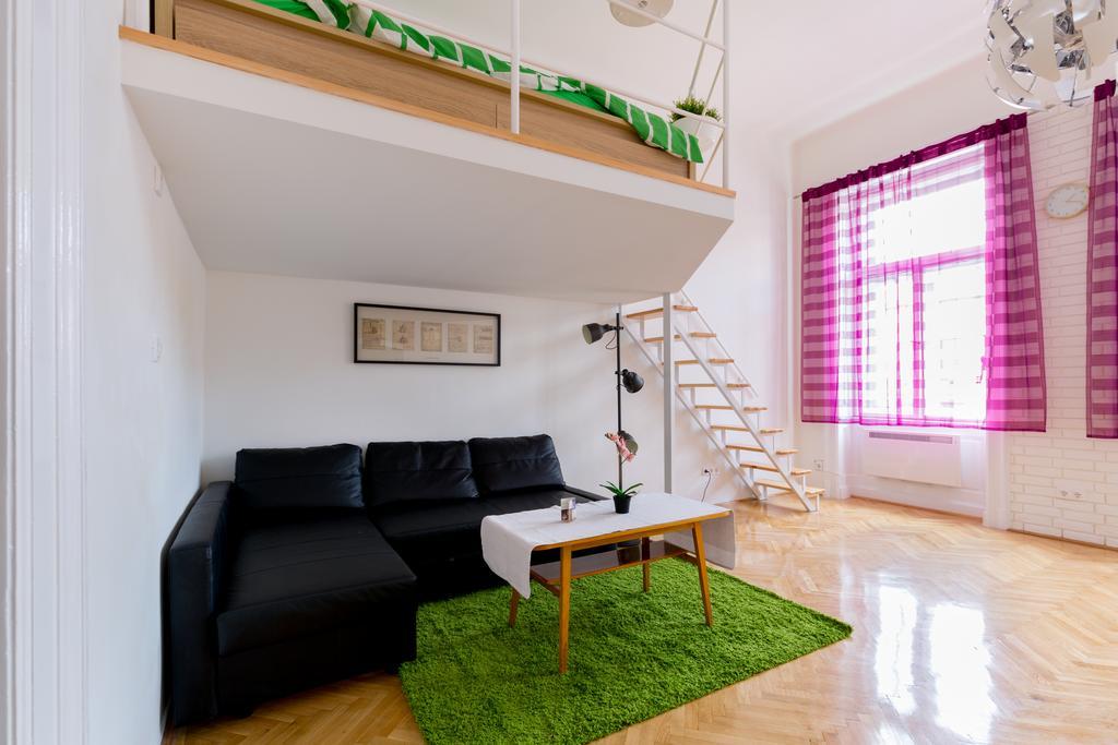 F4 Fiumei Apartment ブダペスト エクステリア 写真